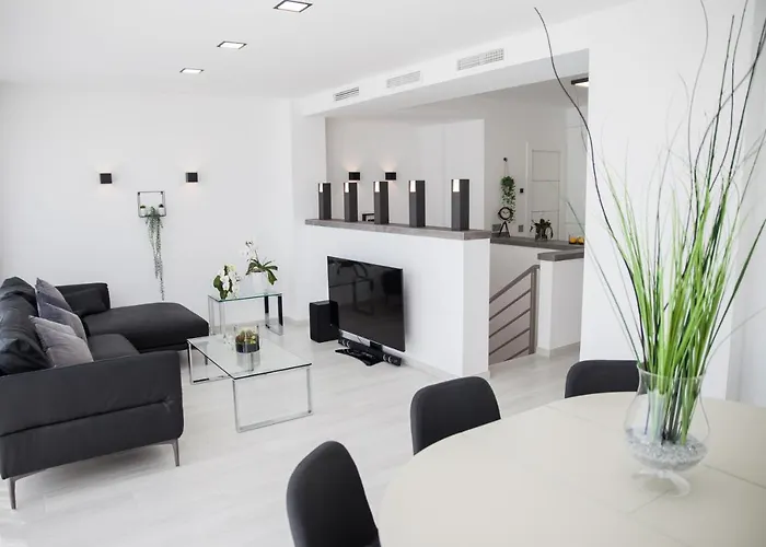 Appartement Spacious 200 Sq.m. Penthouse With Sea View Terraces *