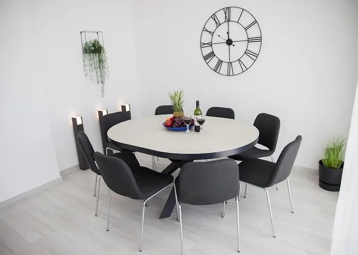 Spacious 200 Sq.m. Penthouse With Sea View Terraces Appartement Torremolinos