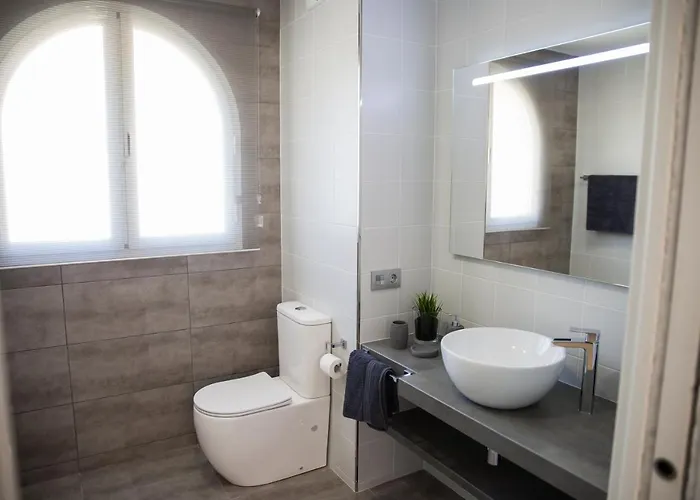 Spacious 200 Sq.m. Penthouse With Sea View Terraces Appartement *