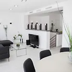 דירה Spacious 200 Sq.m. Penthouse With Sea View Terraces *