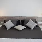 Spacious 200 Sq.m. Penthouse With Sea View Terraces דירה
