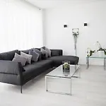 Spacious 200 Sq.m. Penthouse With Sea View Terraces דירה טורמולינוס