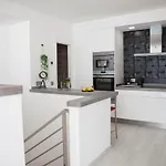 Spacious 200 Sq.m. Penthouse With Sea View Terraces טורמולינוס