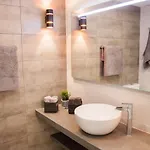 דירה Spacious 200 Sq.m. Penthouse With Sea View Terraces טורמולינוס
