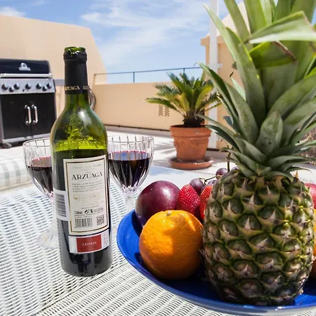 דירה Spacious 200 Sq.m. Penthouse With Sea View Terraces טורמולינוס