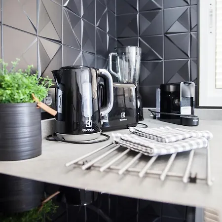 Spacious 200 Sq.m. Penthouse With Sea View Terraces דירה