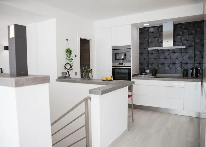 Spacious 200 Sq.m. Penthouse With Sea View Terraces Торремолинос