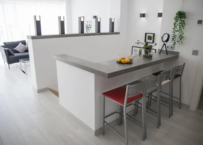 Spacious 200 Sq.m. Penthouse With Sea View Terraces Апартаменты Торремолинос