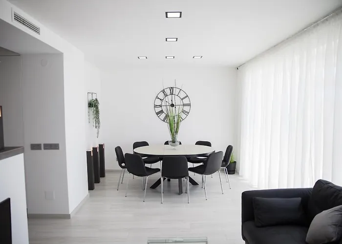 Διαμέρισμα Spacious 200 Sq.m. Penthouse With Sea View Terraces