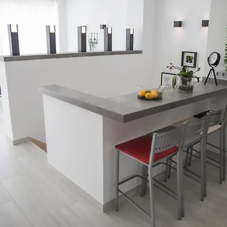 Spacious 200 Sq.m. Penthouse With Sea View Terraces Апартаменти Торремолінос