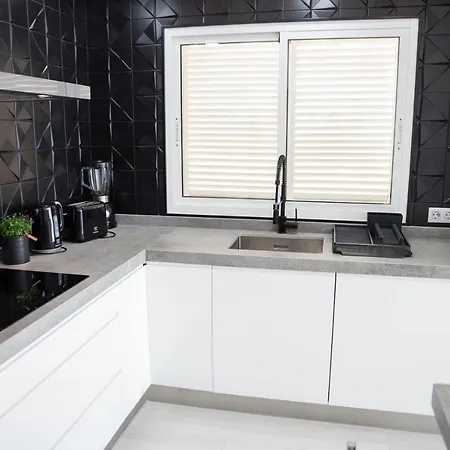 Апартаменти Spacious 200 Sq.m. Penthouse With Sea View Terraces *