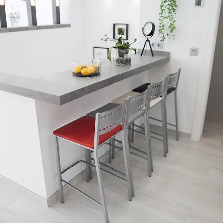 Spacious 200 Sq.m. Penthouse With Sea View Terraces 公寓 *